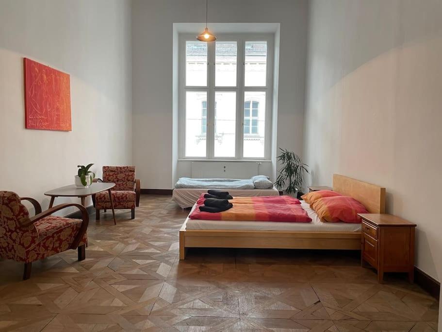 Geraeumige Altbauwohnung Im Zentrum Graz Esterno foto